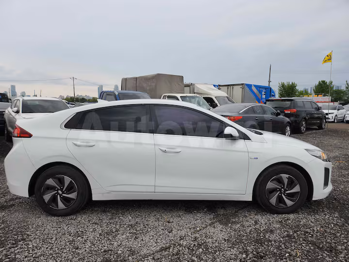 Hyundai Ioniq 2017 — 4