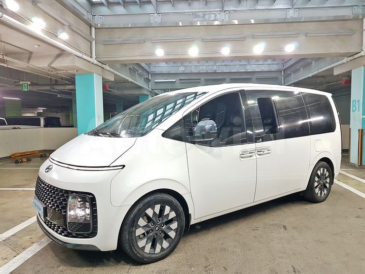 Hyundai Staria