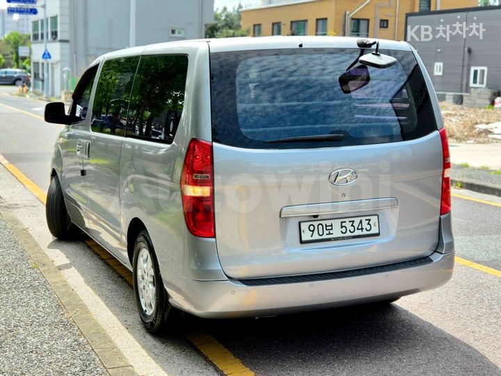 Hyundai Starex 2015 — 2