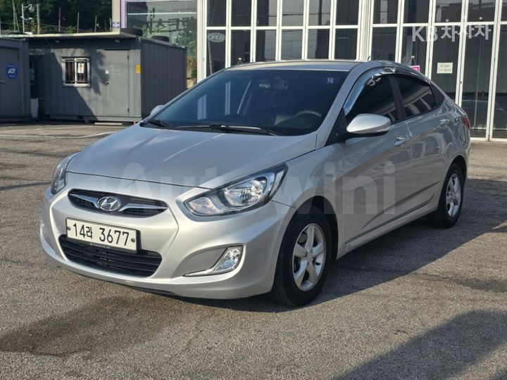 Hyundai Accent 2011 — 2
