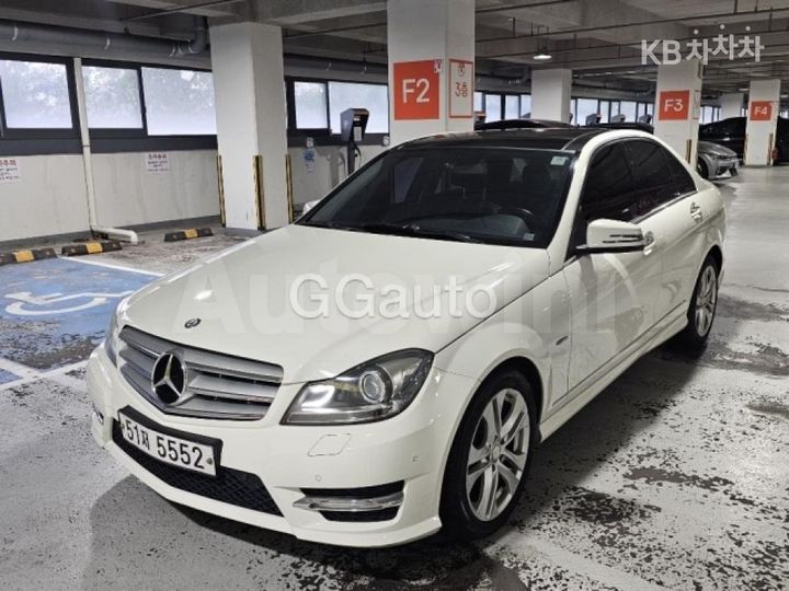 Mercedes-Benz C Class 2012 — 2
