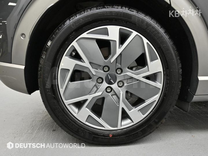 Genesis GV60 2022 — 5