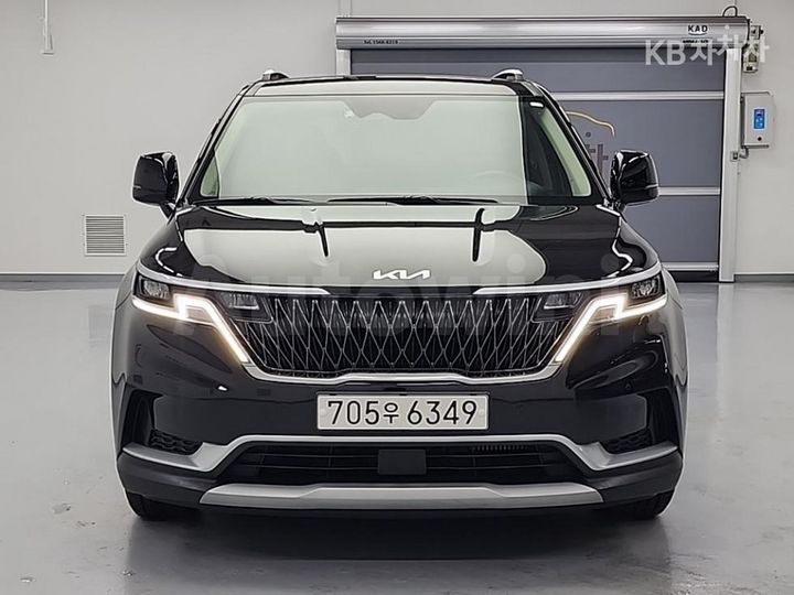 Kia Carnival 2023 — 2