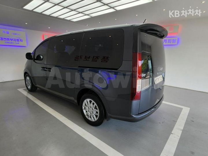 Hyundai Staria 2022 — 5