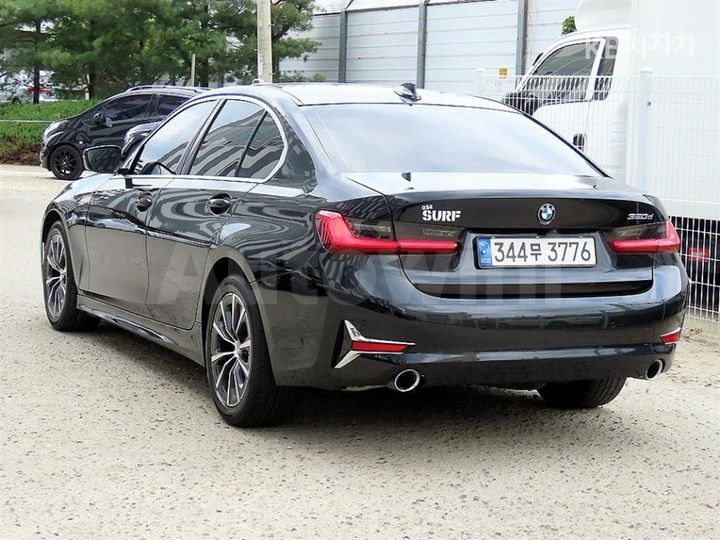 BMW 3 Series 2019 — 3