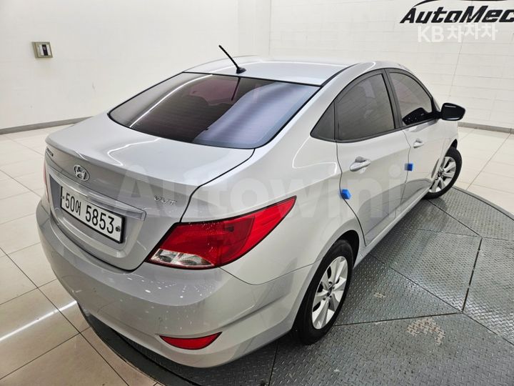 Hyundai Accent 2015 — 4