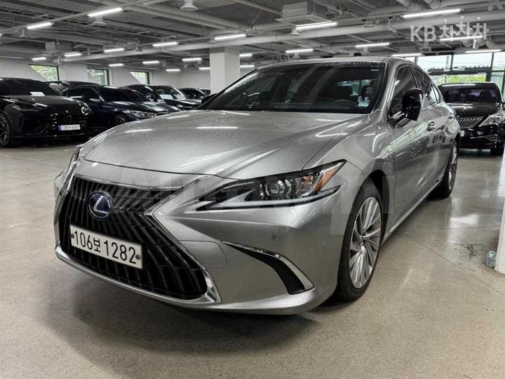 Lexus ES 2022 — 2