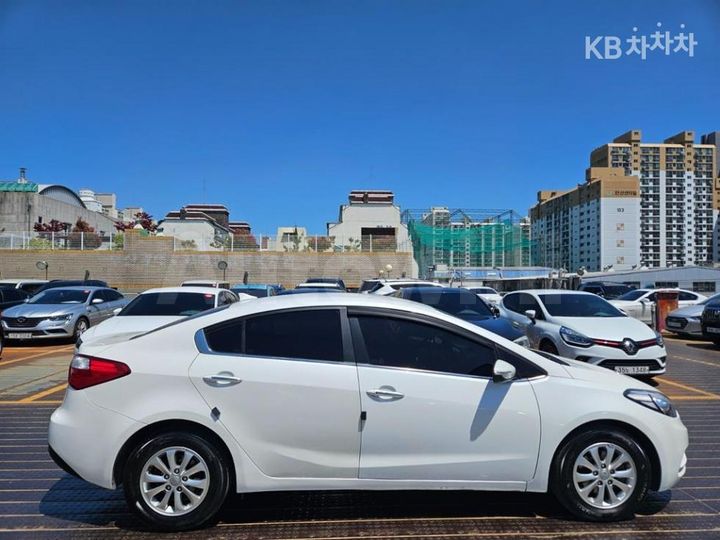 Kia K3 2015 — 3