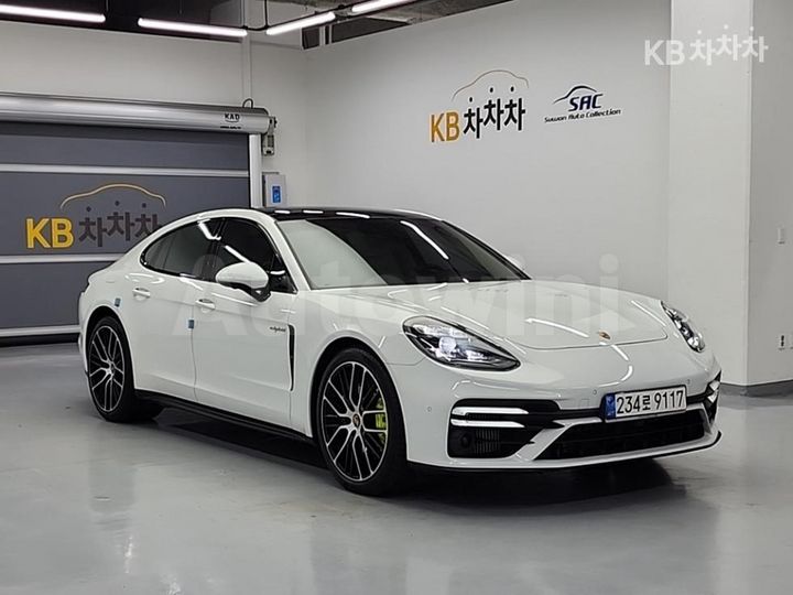 Porsche Panamera 2021 — 4