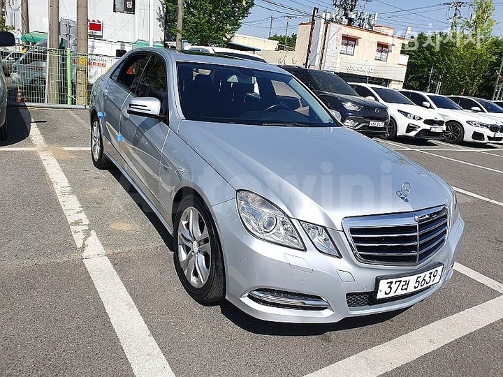 Mercedes Benz E Class 2011 — 3