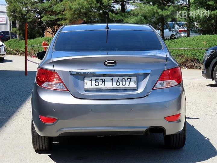 Hyundai Accent 2015 — 4