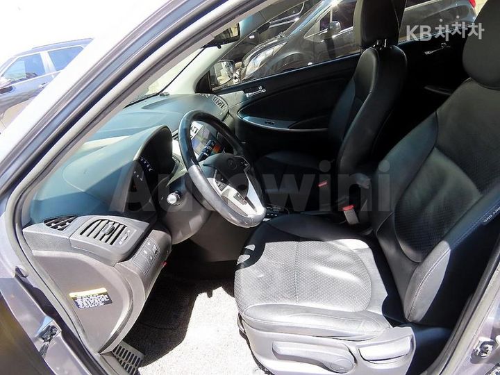 Hyundai Accent 2015 — 5