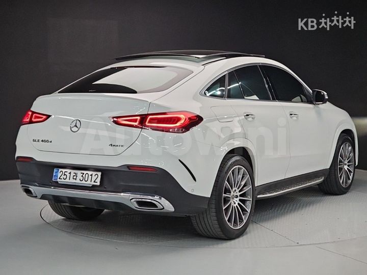 Mercedes Benz GLE Class 2023 — 4