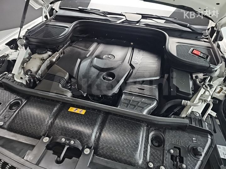 Mercedes Benz GLE Class 2023 — 5