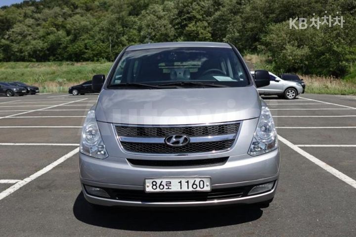 Hyundai Starex 2011 — 2