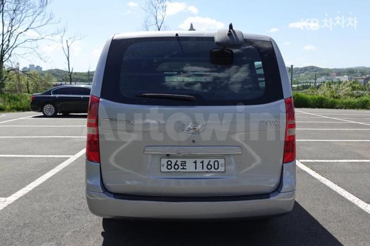 Hyundai Starex 2011 — 4
