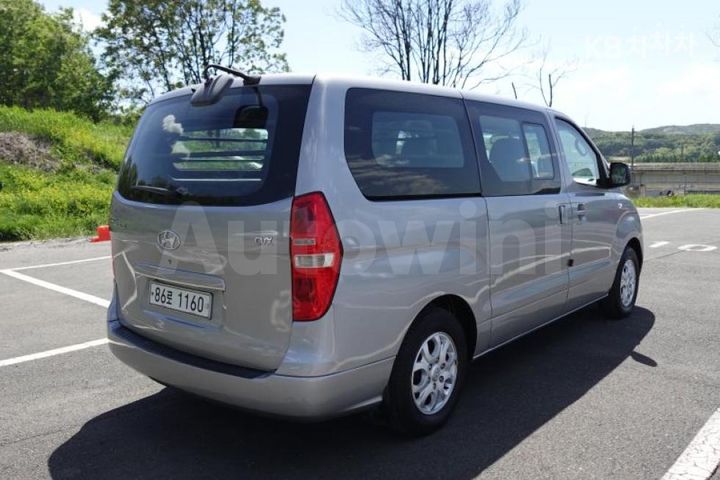 Hyundai Starex 2011 — 5