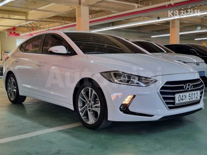 Hyundai Avante 2018 — 3