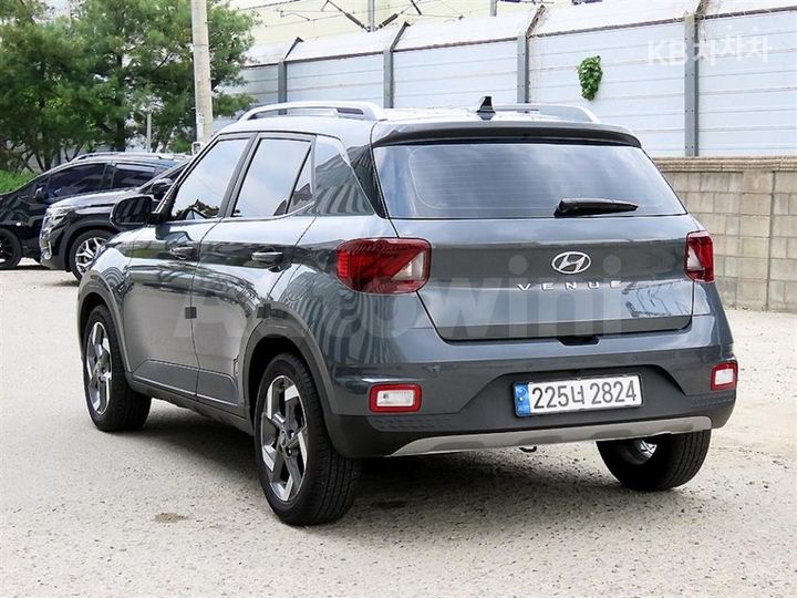 Hyundai Venue 2023 — 3