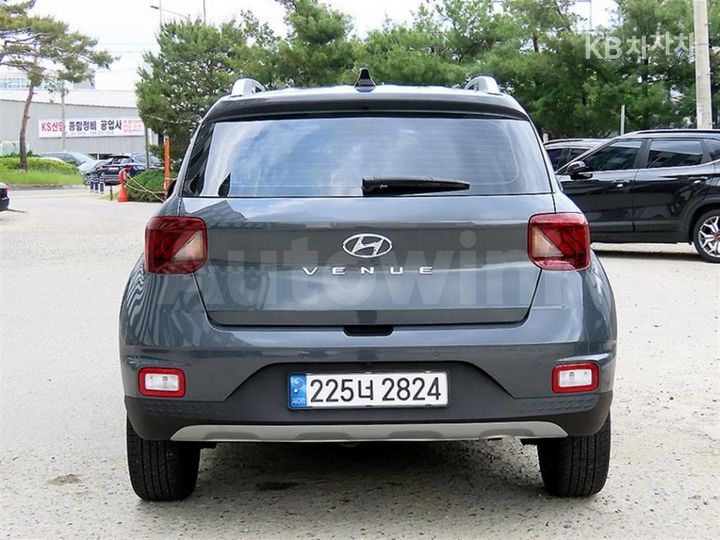 Hyundai Venue 2023 — 4