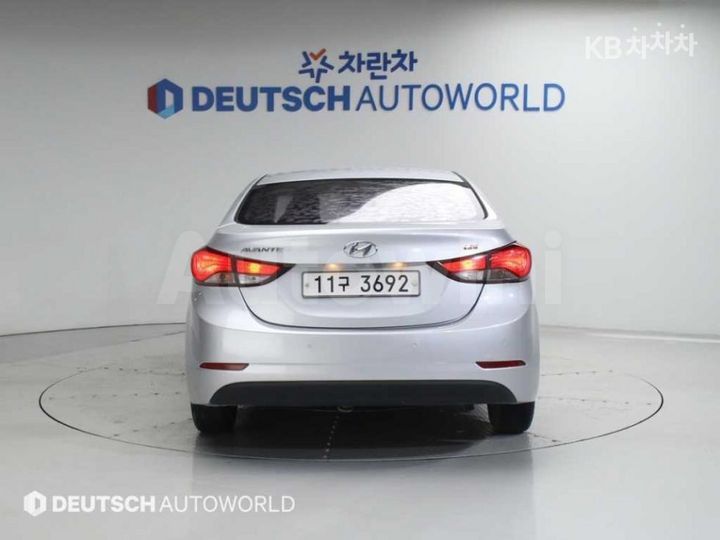 Hyundai Avante 2016 — 4