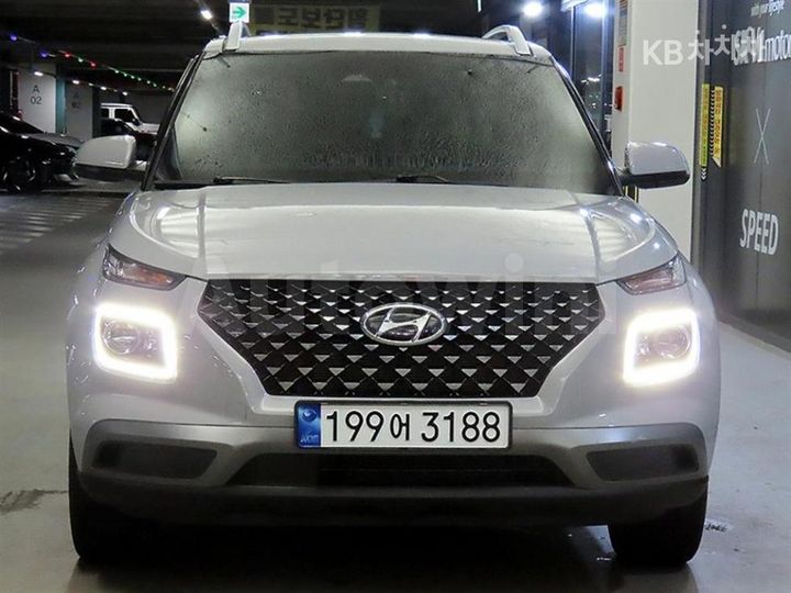 Hyundai Venue 2023 — 2