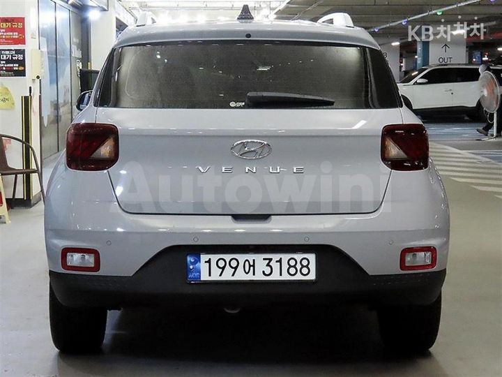 Hyundai Venue 2023 — 5