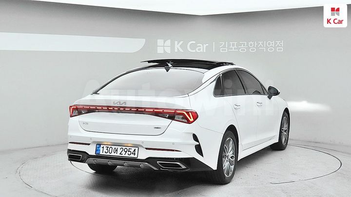 Kia K5 2023 — 2