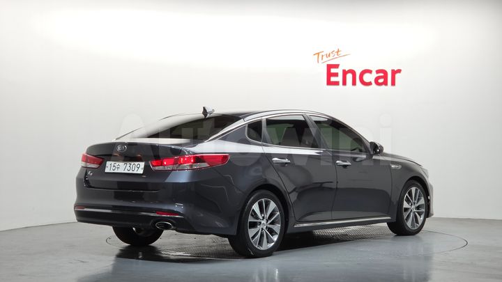Kia K5 2017 — 2