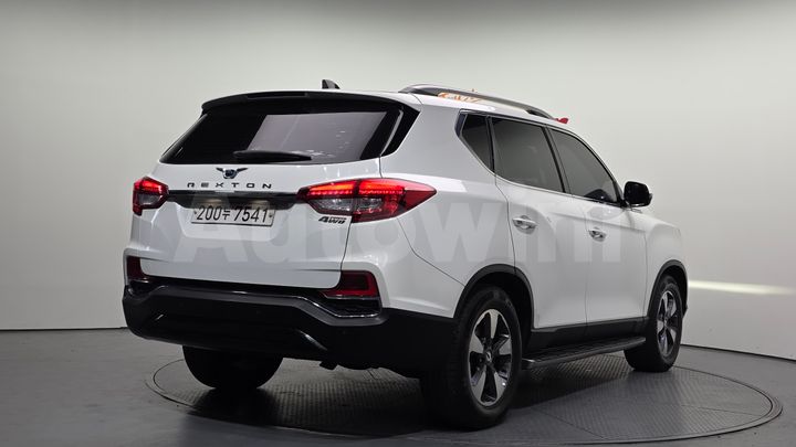 KGM (Ssangyong) Rexton 2018 — 3