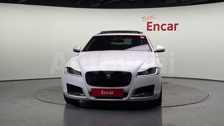 Jaguar XF 2018 — 3