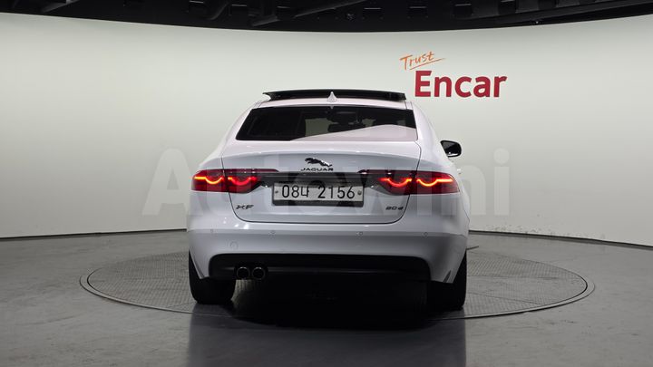 Jaguar XF 2018 — 4