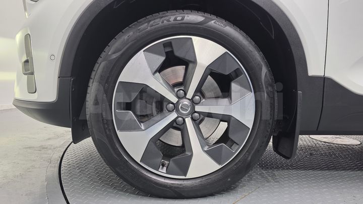 Volvo XC40 2023 — 5