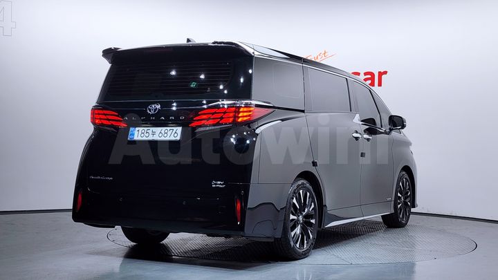 Toyota Alphard 2024 — 2