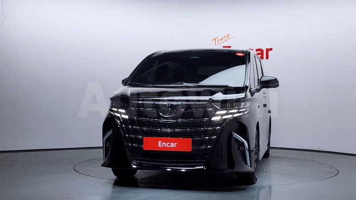Toyota Alphard 2024 — 3