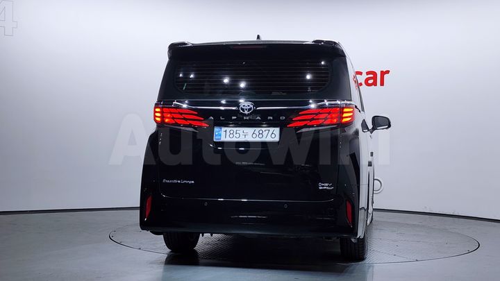 Toyota Alphard 2024 — 4