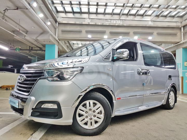 Hyundai Starex
