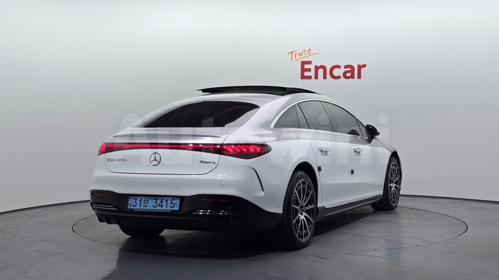Mercedes Benz EQS