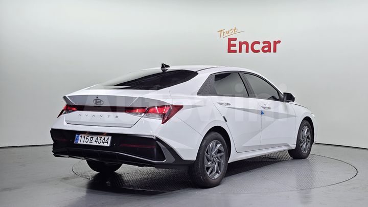 Hyundai Avante 2024 — 2