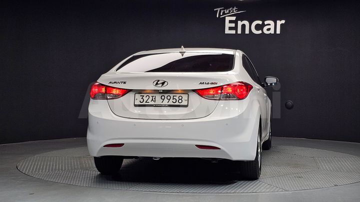 Hyundai Avante 2012 — 4