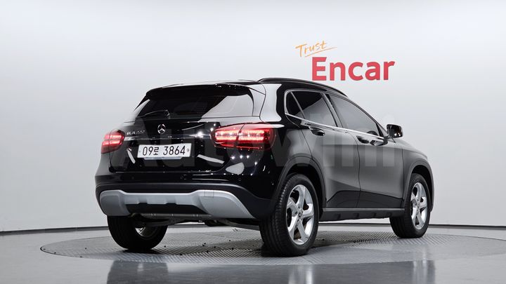 Mercedes Benz GLA Class 2019 — 2