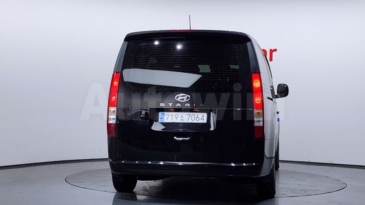 Hyundai Staria 2023 — 4