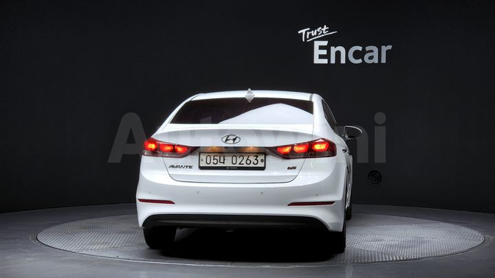 Hyundai Avante 2017 — 4