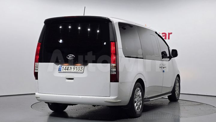 Hyundai Staria 2023 — 2