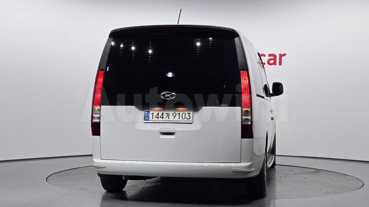 Hyundai Staria 2023 — 4