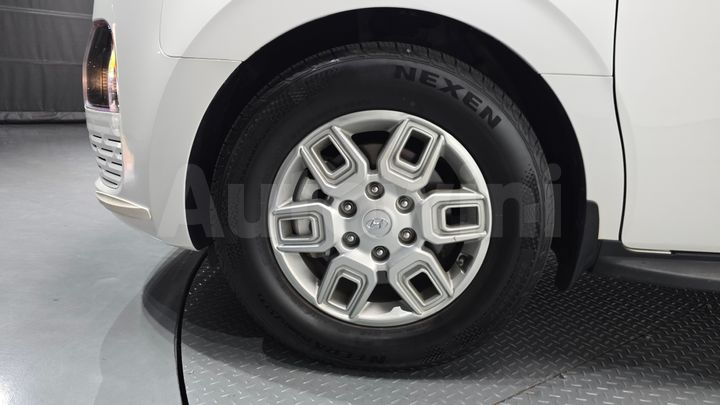 Hyundai Staria 2023 — 5