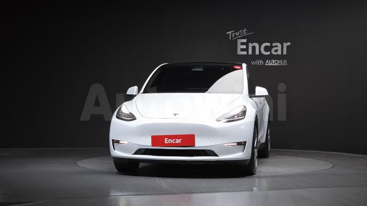 Tesla Model Y 2022 — 3