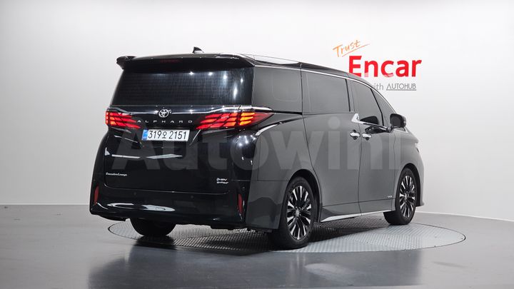 Toyota Alphard 2025 — 2