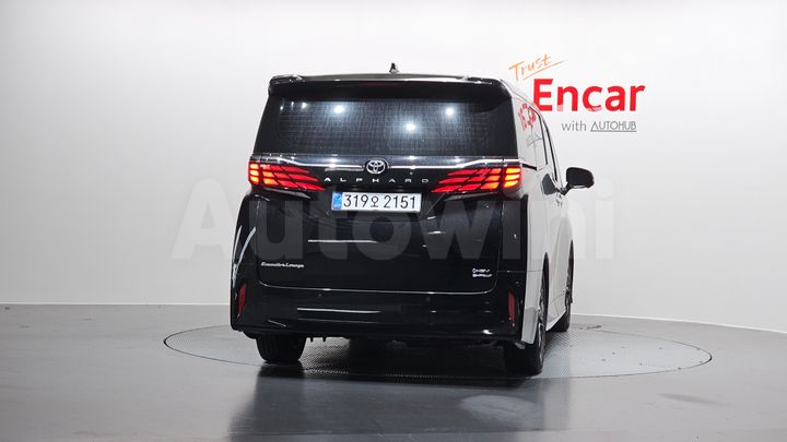 Toyota Alphard 2025 — 4