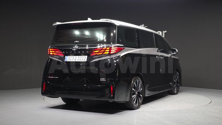 Toyota Alphard 2025 — 2